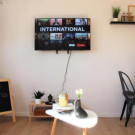 Entire Serviced Apartment With A Beautiful View Tirana Extérieur photo