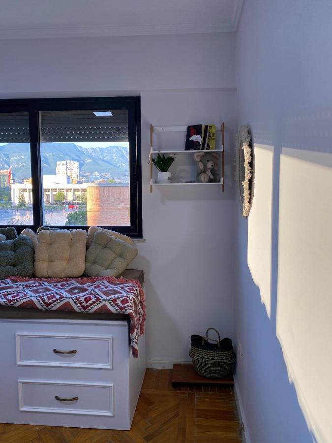 Entire Serviced Apartment With A Beautiful View Tirana Extérieur photo
