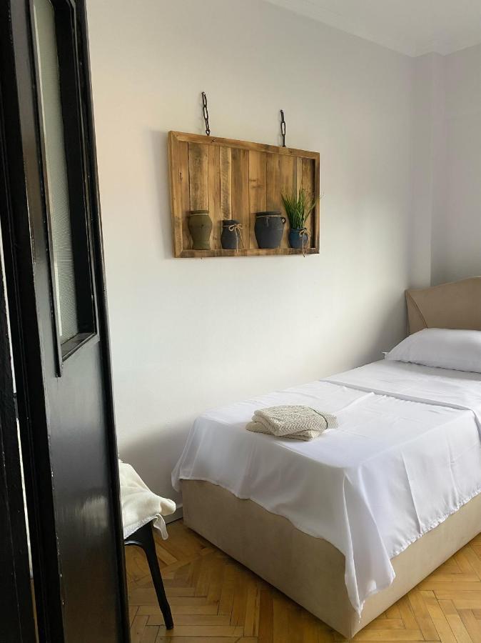 Entire Serviced Apartment With A Beautiful View Tirana Extérieur photo
